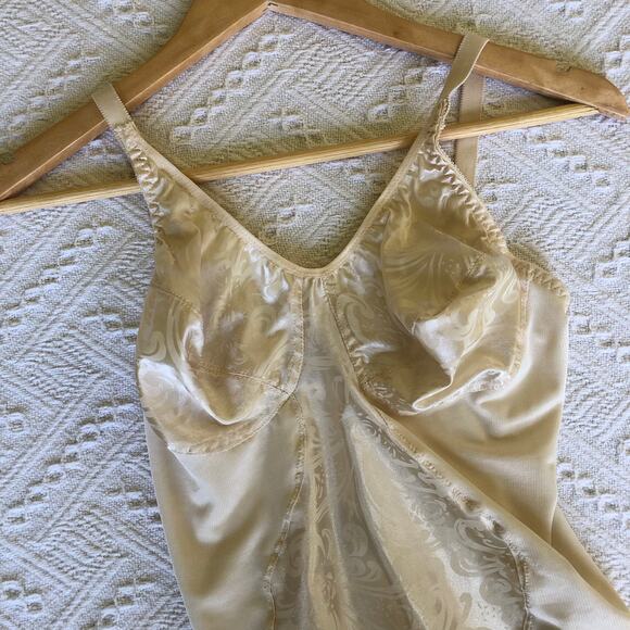 Vintage Lady Manhattan Body Briefer Shapewear Bodysuit Teddy 36C Made In USA - Picture 2 of 9